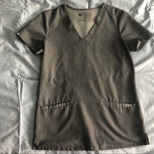 Graphite Figs Scrub Top - Casma 3-pocket top